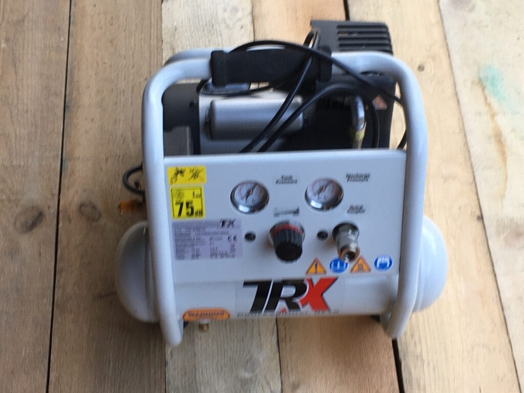 Compressor 230v verhuur