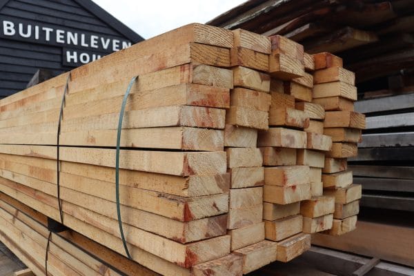 balk of rib 40x110 harde vuren soort Pinus Carribaea te koop nu bij Buitenleven in Roosendaal