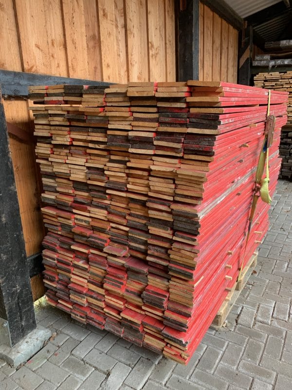 pallet rode planken oude verflaag