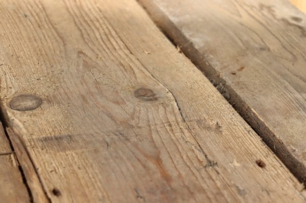 -BUITENLEVEN second life wood- vloeren maken van oud hout barnwood is geschikt hiervoor